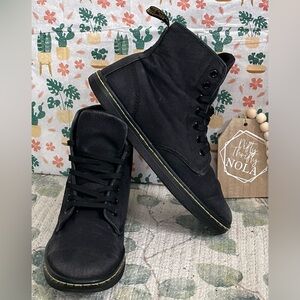 DR. MARTENS SHOREDITCH CANVAS BOOT SIZE 9